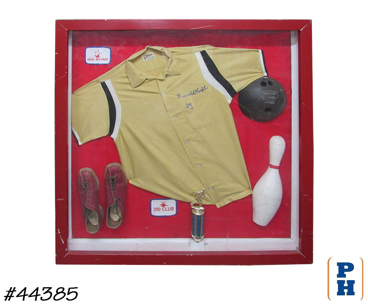 Shadow Box in Sports Collectibles & Arcade