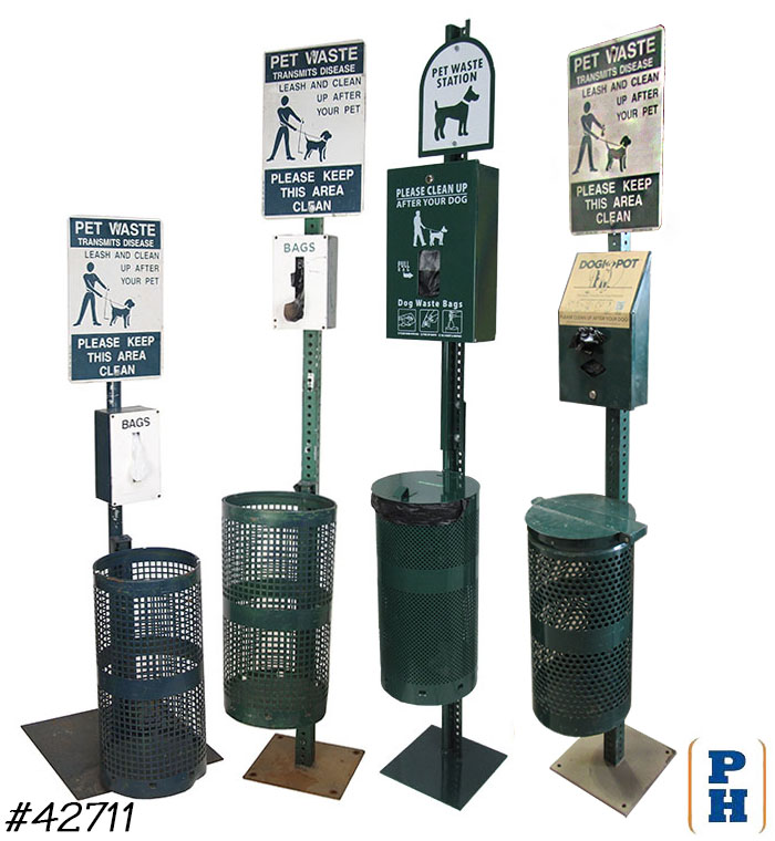 Pet Waste CleanUp Station in Exterior Trash Cans