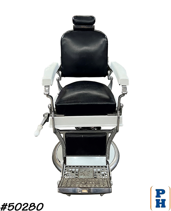 Barber Chair in All Barbershop