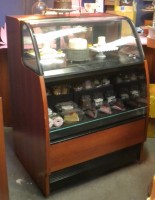 grab n go deli - dessert case
