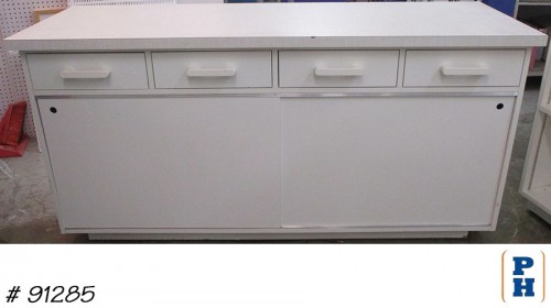 Counter / Pharmacy