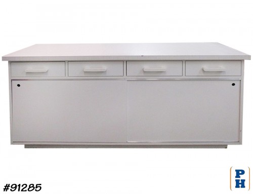 Counter / Pharmacy