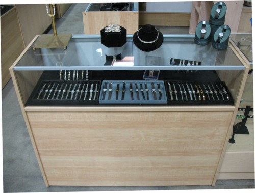 jewelry display 02