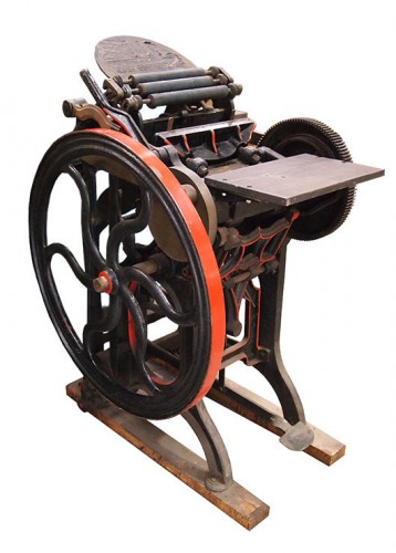 Politiek pin schot Antique Printing Press in Industrial Collection