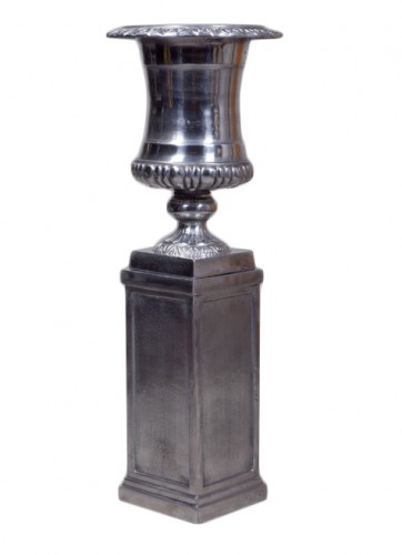 urn and pedestal