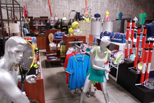 01 tennis pro shop