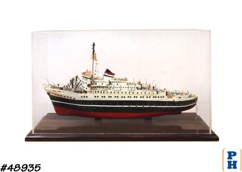 Model Passenger & Cargo Ship