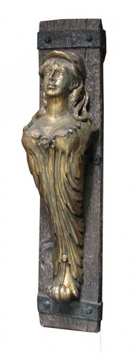ship`s figurehead