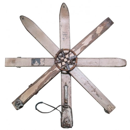 Crossed Skis Wall Decor