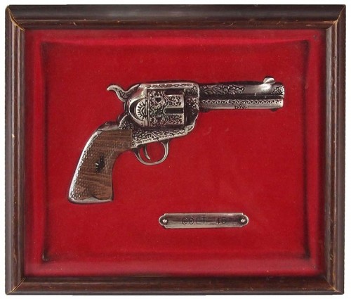 Gun Plaque